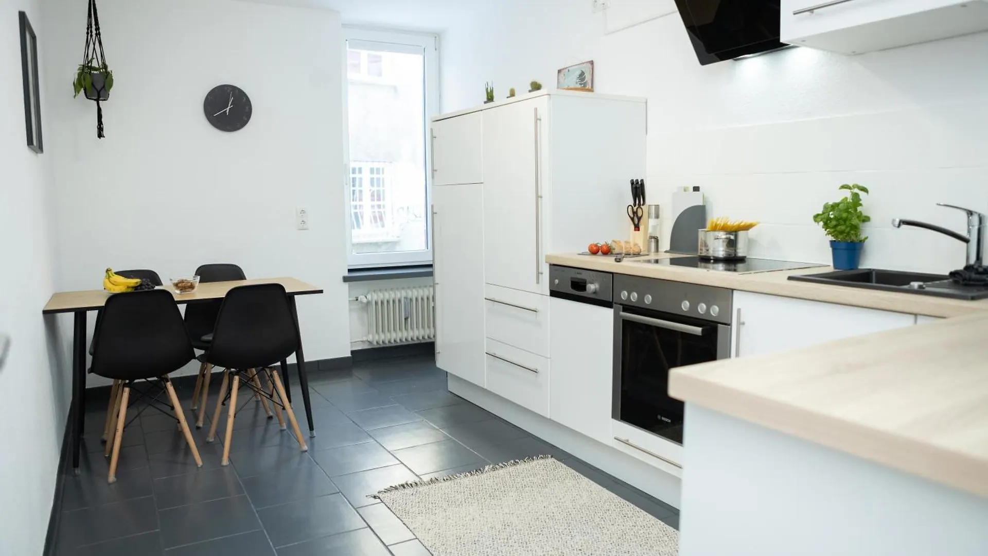 Zentrale Wohnung Am Dom - Parkplatz - Netflix Augsburg 0*,  Germany